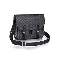 [스페셜오더]LOUIS VUITTON-M58476 루이비통 블랙 토뤼옹 가죽 크리스토퍼 메신저