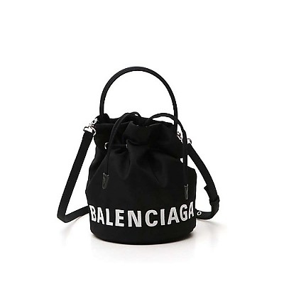 [스페셜오더]BALENCIAGA-619458 발렌시아가 블랙&화이트 WHEEL XS 드로스트링 버킷 백