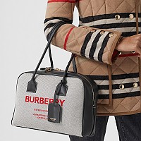 [스페셜오더]BURBERRY-80350551 버버리 블랙 미디엄 레더 하프 큐브 백