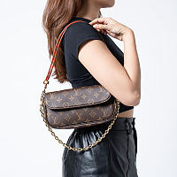 LOUIS VUITTON-M83637 루이비통 블루 모노그램 앙프렝뜨 월릿 온 체인 아이비