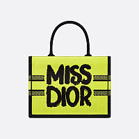 DIOR-디올 블랙/화이트 그래피티 자수 Book Tote 미디엄 숄더백 36cm - M1296ZEZD_M993