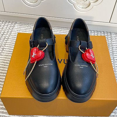 LOUIS VUITTON-11261 LV 하트 장식 여성용 슈즈 (2컬러)