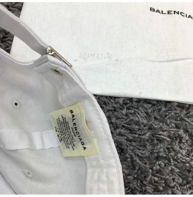 balenciaga2-0131-005.jpg