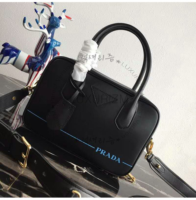 prada-1005-002.jpg