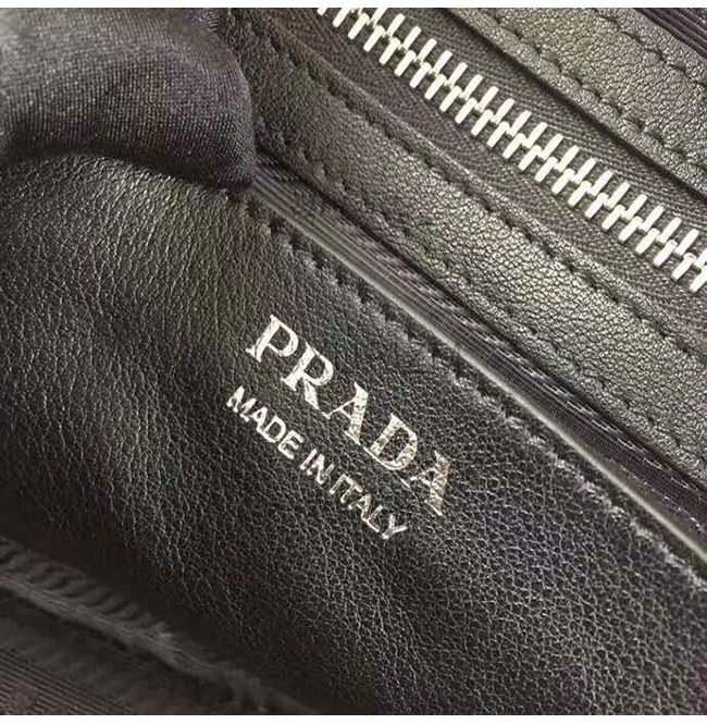 prada4-1005-008.jpg