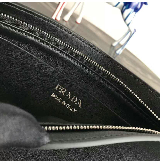 prada3-1026-0010.jpg