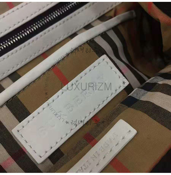 burberry1-1105-009.jpg