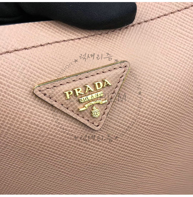 prada2-1113-008.jpg