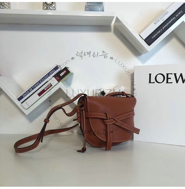 loewe10-1122-003.jpg