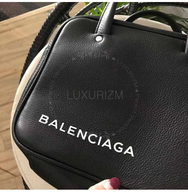 balenciaga5-0427-007.jpg