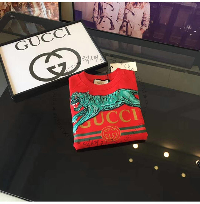 gucci-0714-002.jpg