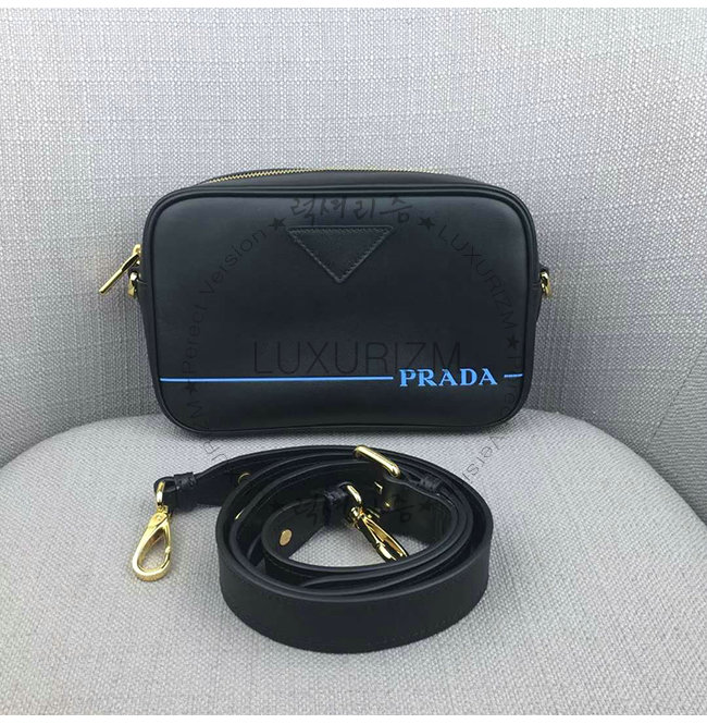 prada2-0815-002.jpg