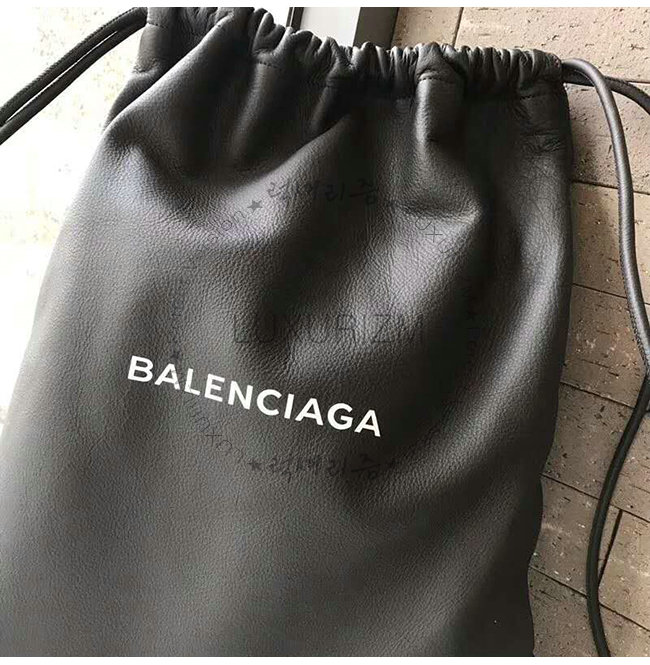 balenciaga1-0908-007.jpg