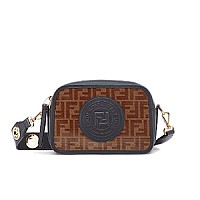 [스페셜오더]FENDI-8BT287 펜디 브라운 스탬프 패치 카메라 케이스